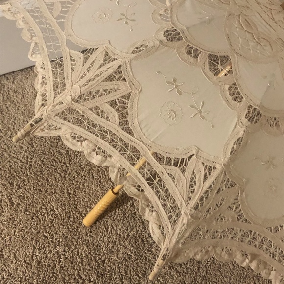 Other - Ivory Lace Parasol